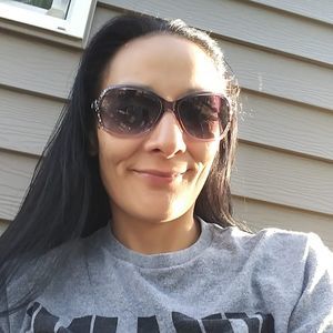 Meet your Posher, Leslie